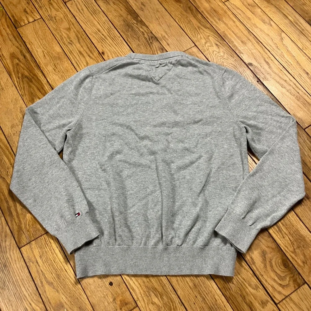 Tommy Hilfiger Mens Gray Embroidered Logo‎ Crewneck Sweater Size Small Heathered